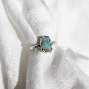 simple opal ring - Thaleia